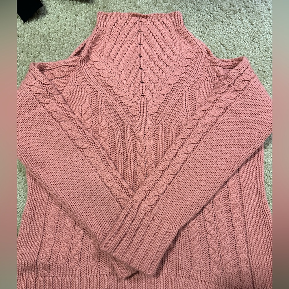 Venus sweater open shoulders